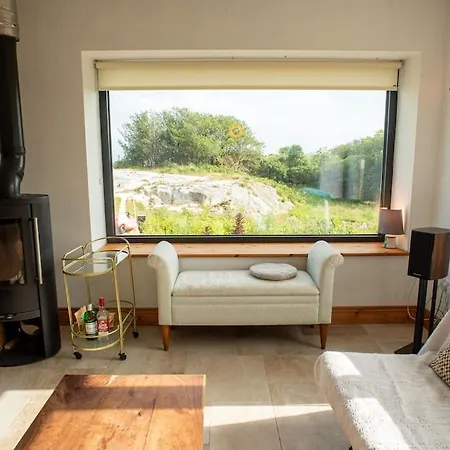 Beautiful 3-bed Home, Stunning View Over Atlantic. Σπίτι διακοπών